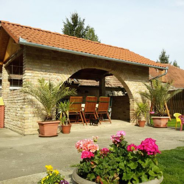 Mira Apartman