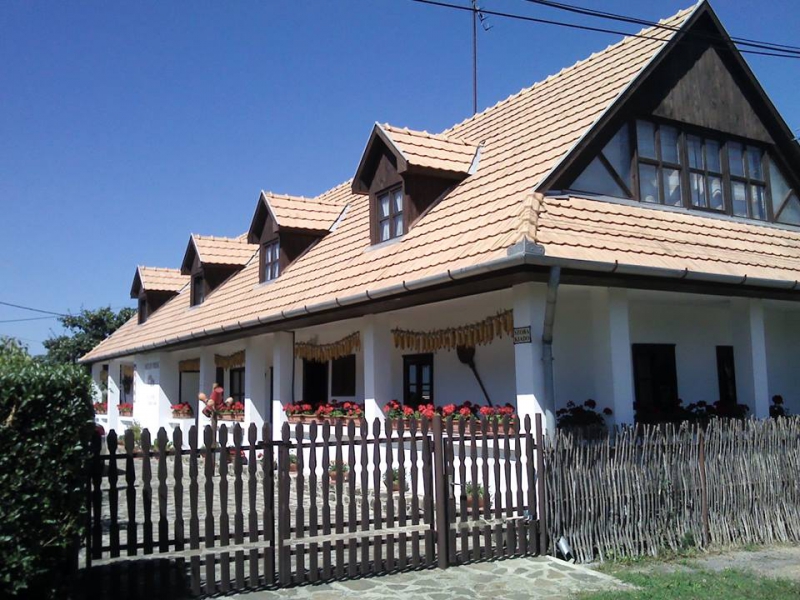 Nyoszolyás Vendégház