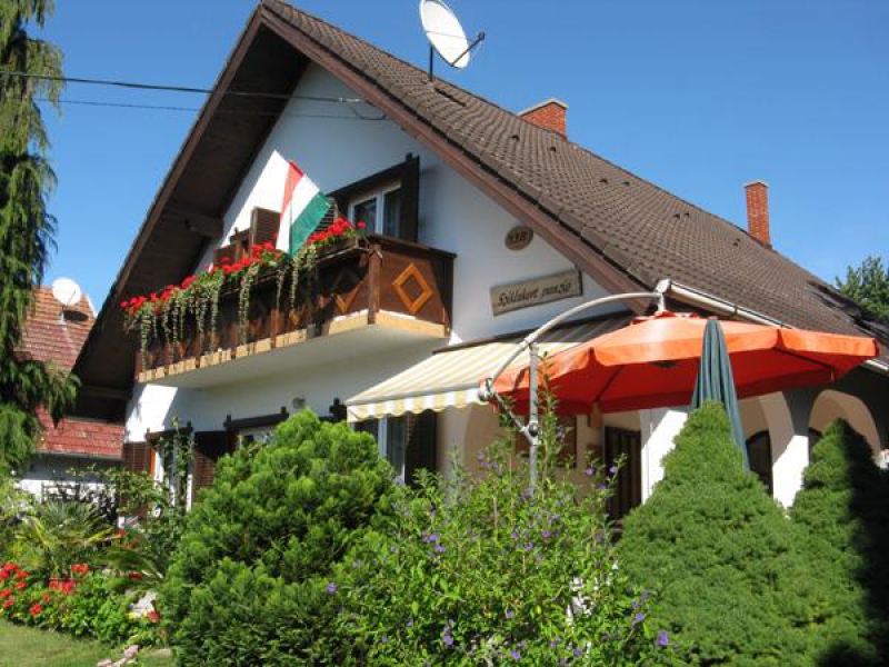 Sziklakert panzió