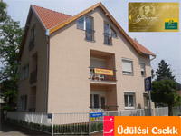 De�k Vend�gh�z a f�rd�vel szemben-Hajd�szoboszl�