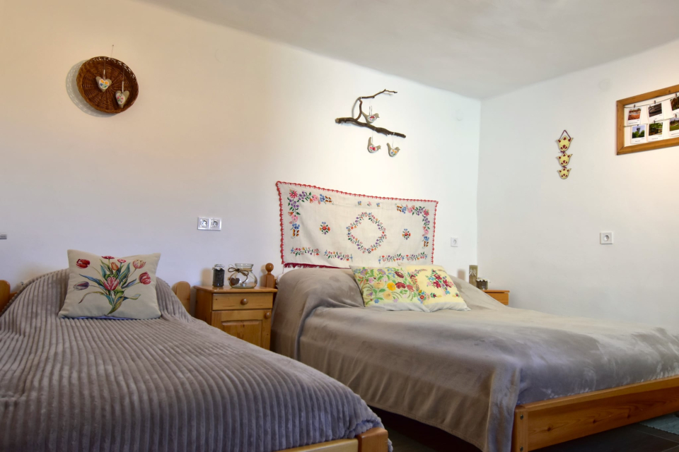 �br�nyi Ny�rf�s Vend�gh�z  - Ny�r�br�ny