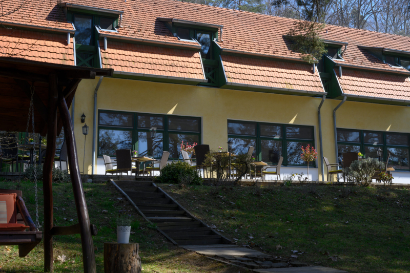 Apt Panzi s tterem - Aptistvnfalva