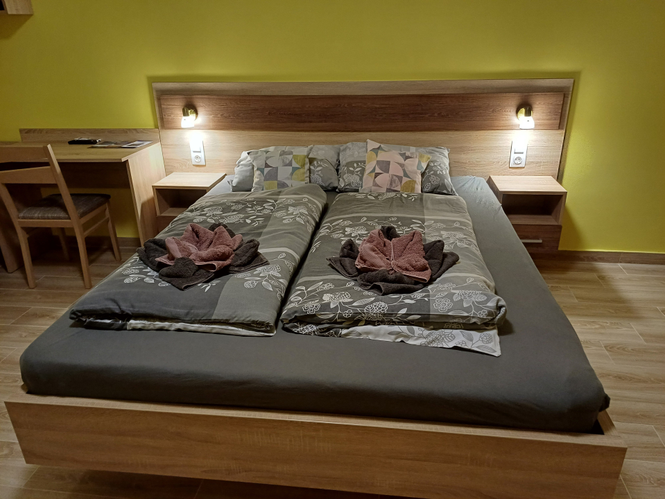 Benige Vend�gh�z - Demj�n