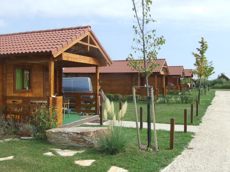 Berek Horgászpark - horgásztó és vendégházak