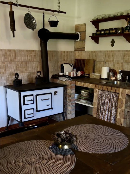 Halh�za Vend�gh�z - Sirok