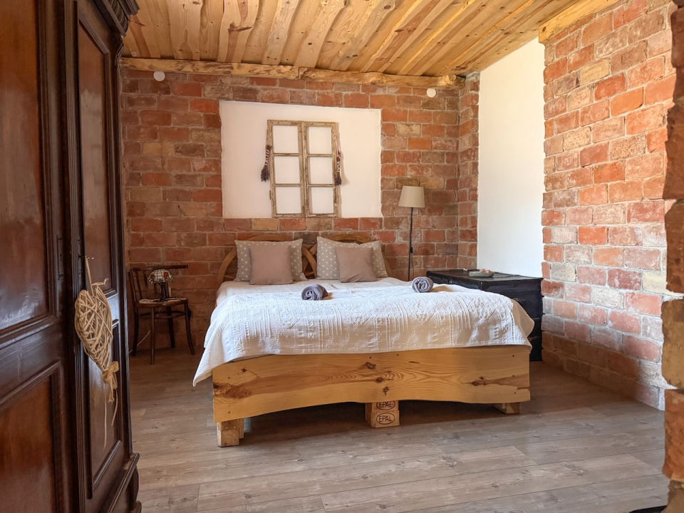 Halh�za Vend�gh�z - Sirok