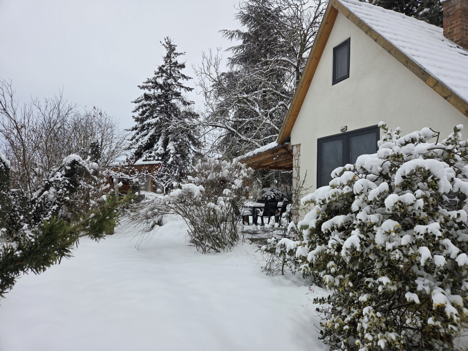 HappyNest Vend�gh�z