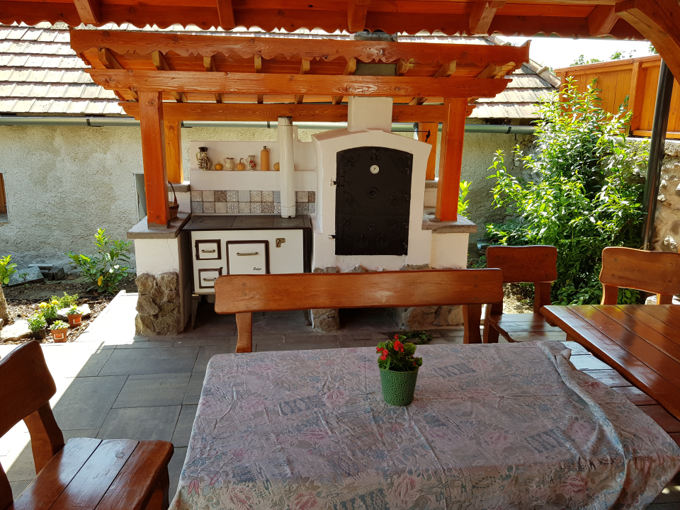 Hejce Tornyos �s Vend�gh�z - Hejce