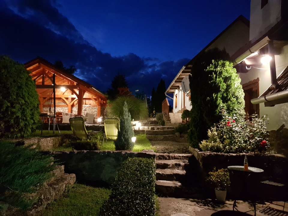 Hejce Tornyos �s Vend�gh�z-Hejce