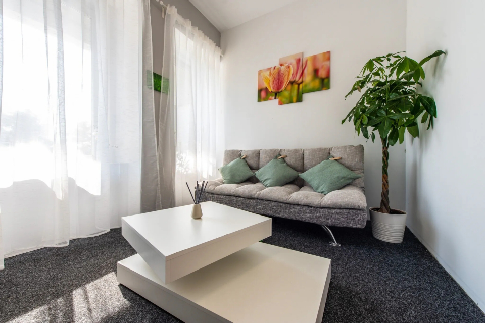 Herczeg Udvarh�z - Poroszl�