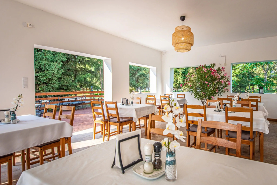 Herczeg Udvarh�z - Poroszl�