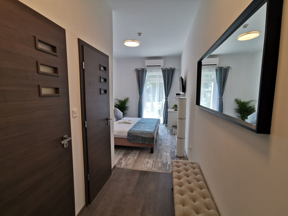 Herczeg Udvarh�z - Poroszl�