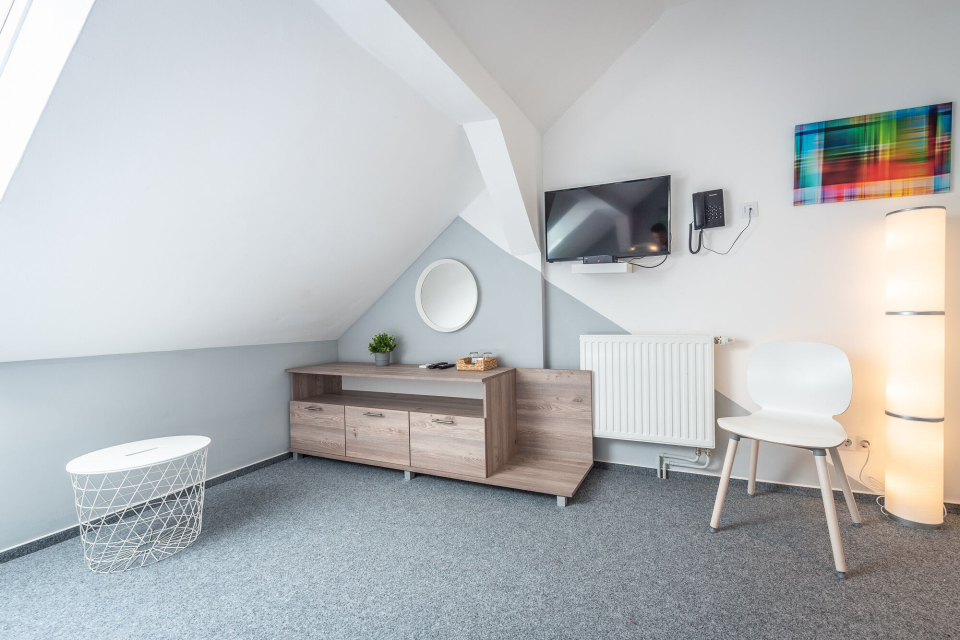 Herczeg Udvarh�z - Poroszl�