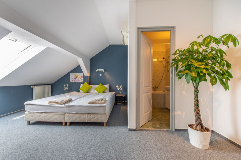 Herczeg Udvarh�z - Poroszl�