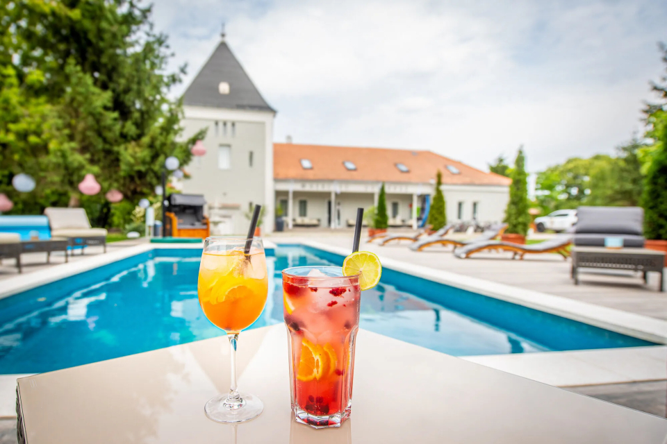 Herczeg Udvarh�z - Poroszl�