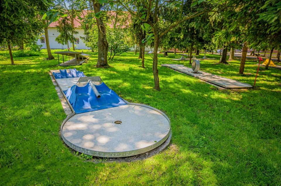 Herczeg Udvarh�z - Poroszl�