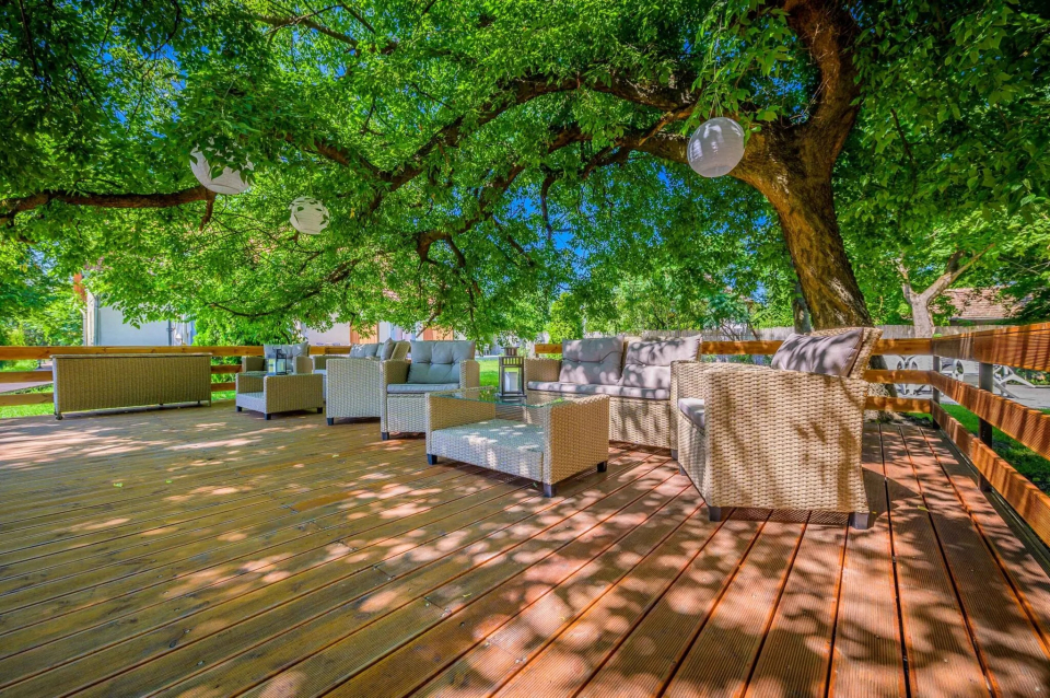 Herczeg Udvarh�z - Poroszl�