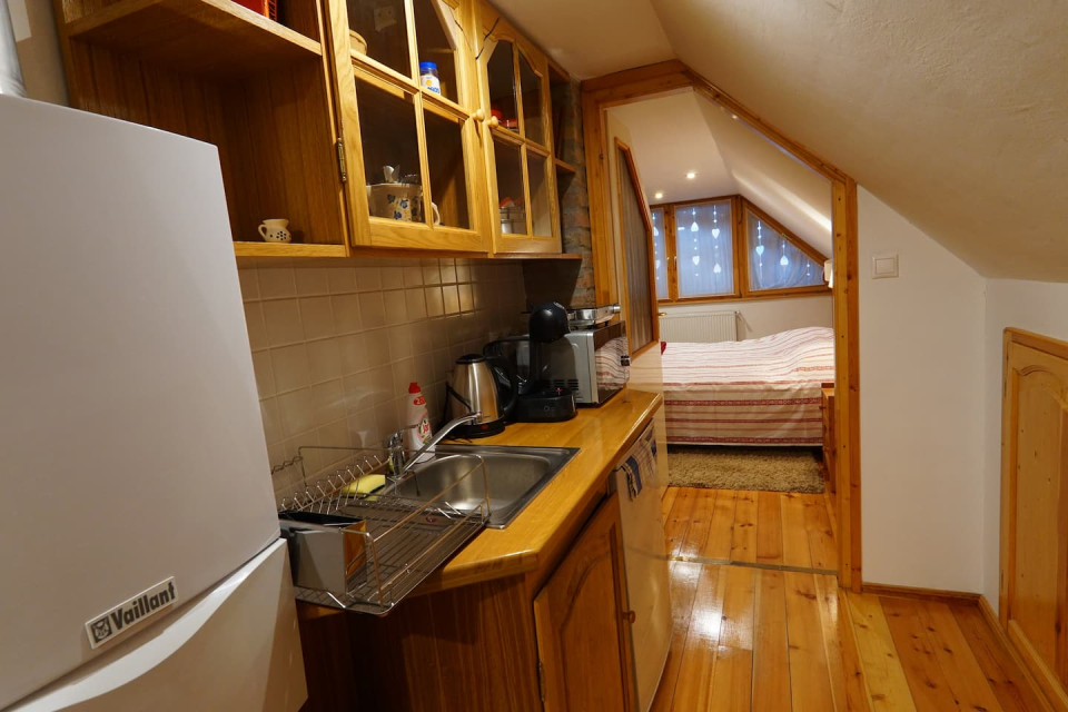 H�tl�mp�s Vend�gh�z - Holl�k�