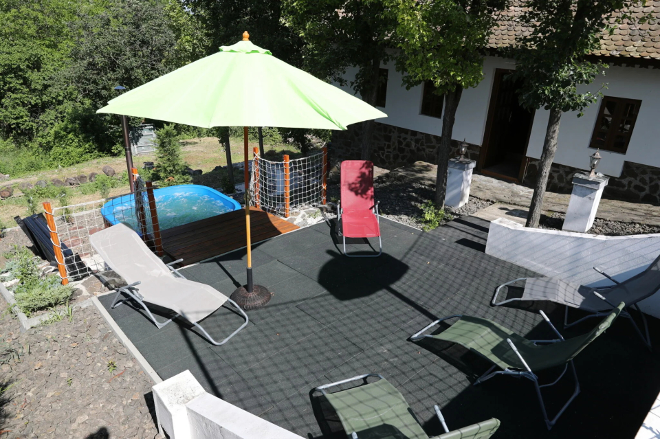 H�tl�mp�s Vend�gh�z - Holl�k�