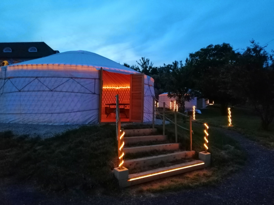 Jurta Hotel - Balatongyrk