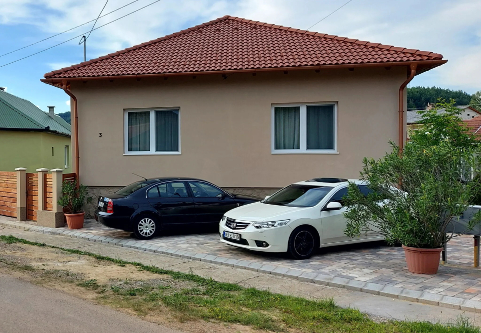 Kir�ly Vend�gh�z - B�kksz�k