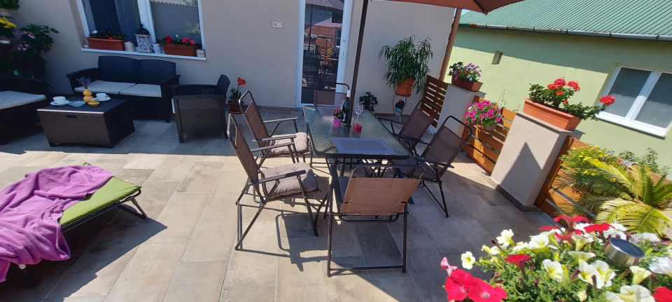 Kir�ly Vend�gh�z - B�kksz�k