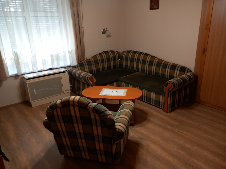 Kövicsesparti Vendégház - Pásztó