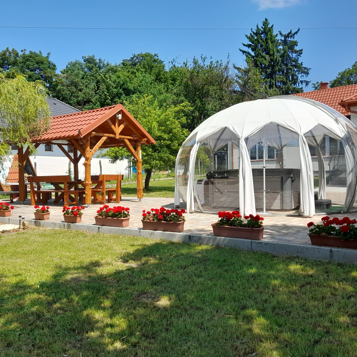 M�tra Gold Vend�gh�z - M�traszentimre