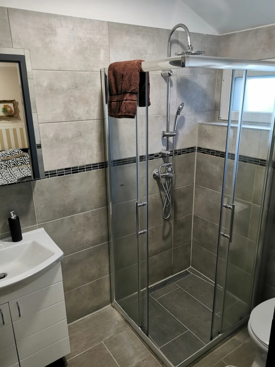 Men�ra Vend�gh�z - Holl�h�za