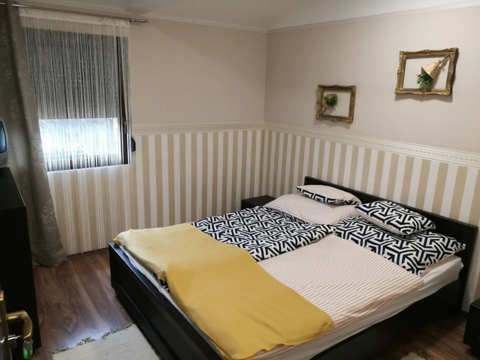 Men�ra Vend�gh�z - Holl�h�za