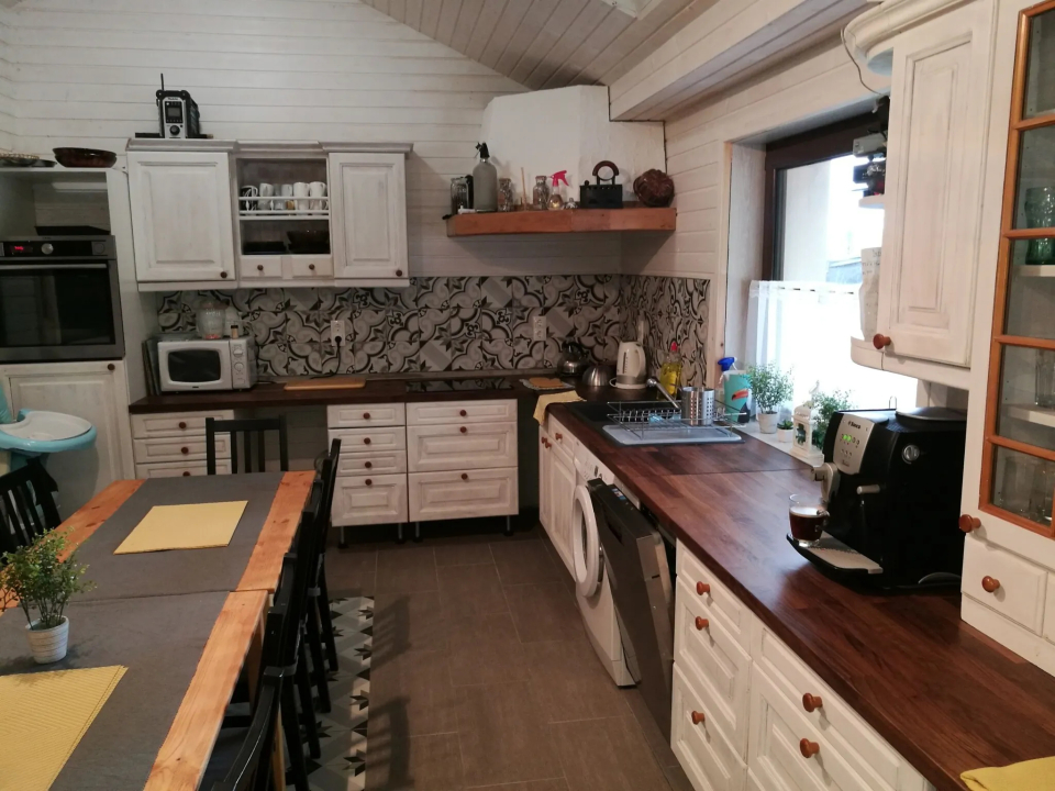 Men�ra Vend�gh�z - Holl�h�za