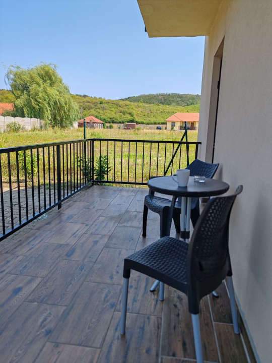 N�gy �vszak Vend�gh�z - Demj�n