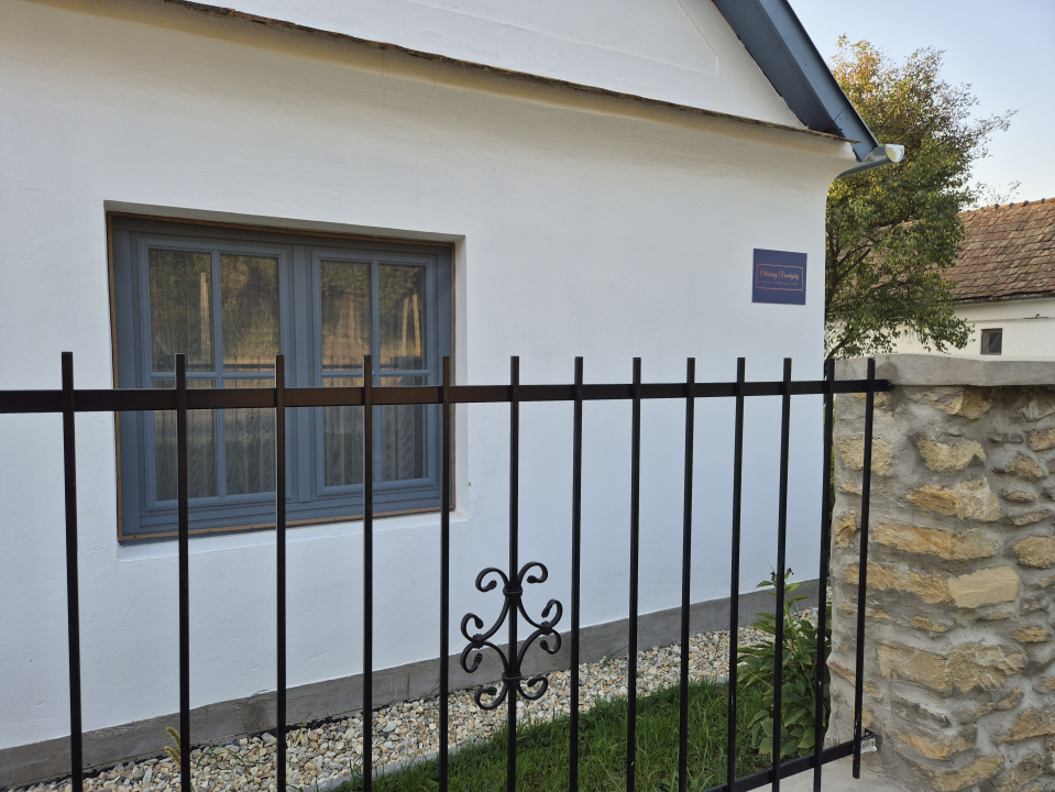 �tb�r�ny Vend�gh�z - Bezer�d