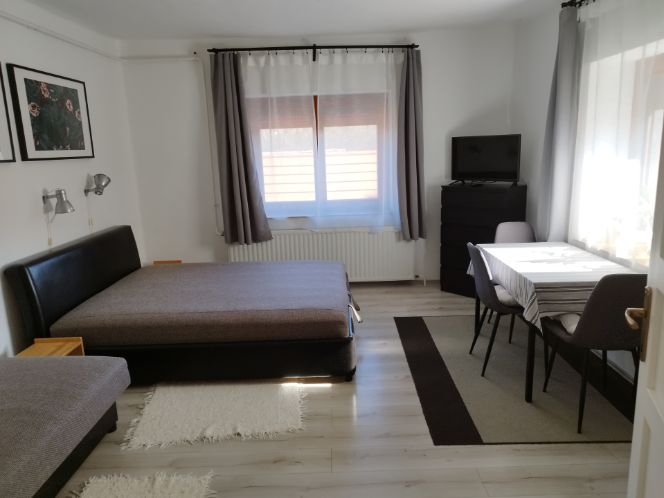 Papr�te Vend�gh�z - M�lyinka