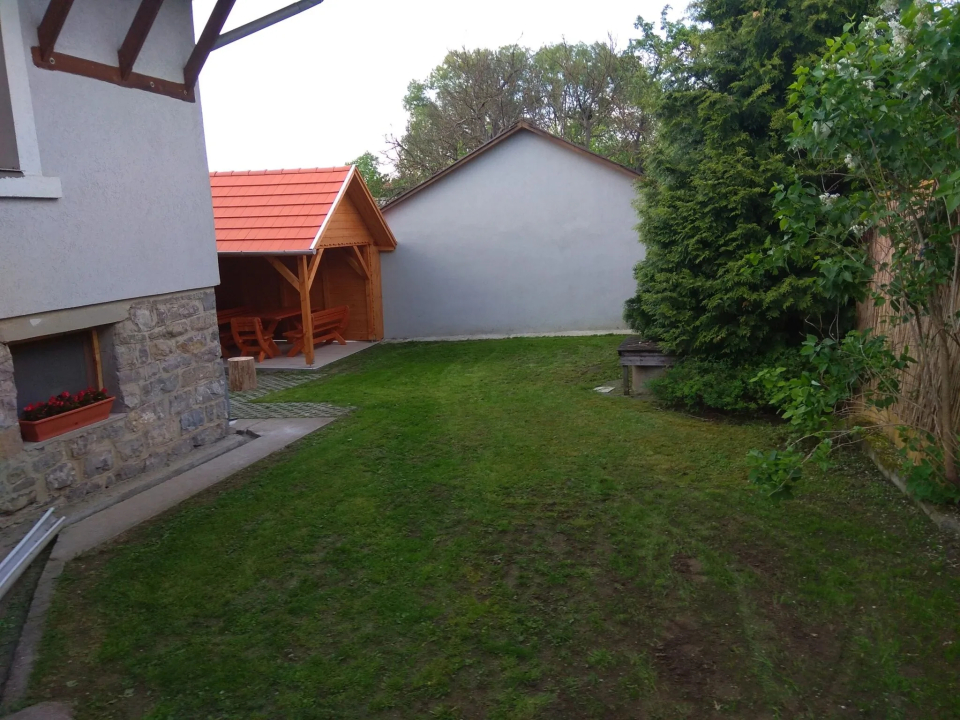 Papr�te Vend�gh�z - M�lyinka