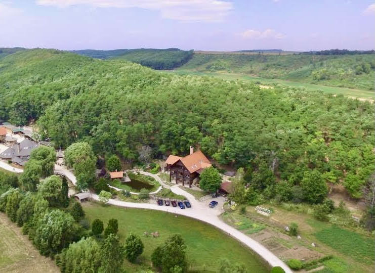 Postakocsi Vend�gh�z - N�tincs