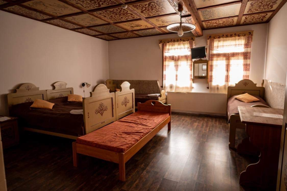 Postakocsi Vend�gh�z - N�tincs