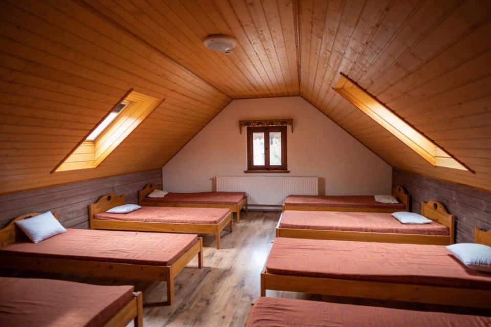 Postakocsi Vend�gh�z - N�tincs