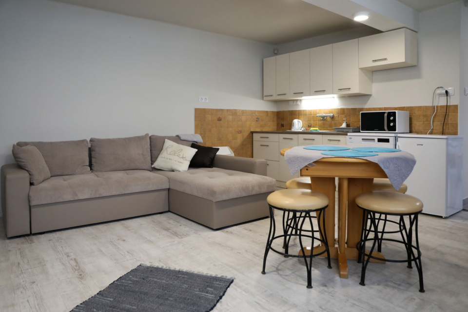 Róza Vendégházak - Tényő