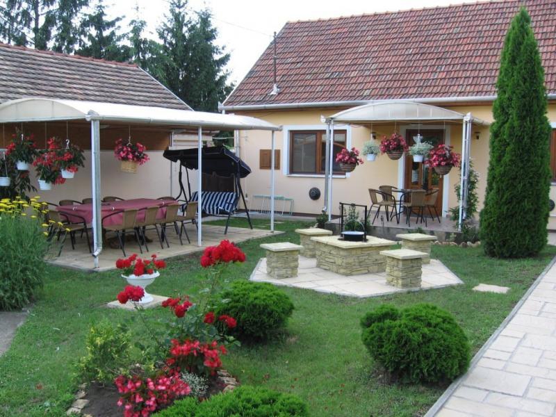 Rzsika Apartman-Hajdnns