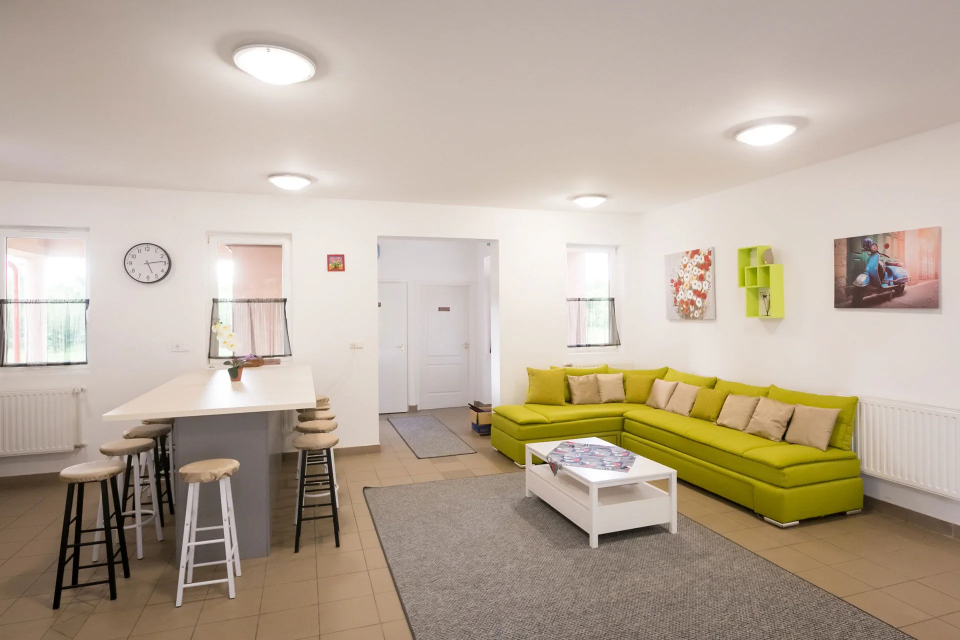 Sulyom Ifj�s�gi Sz�ll� / Szamos Ifj�s�gi Sz�ll�s - G�berj�n