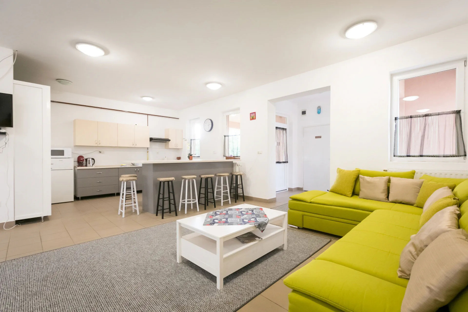 Sulyom Ifj�s�gi Sz�ll� / Szamos Ifj�s�gi Sz�ll�s - G�berj�n