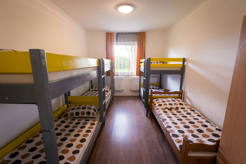 Sulyom Ifj�s�gi Sz�ll� / Szamos Ifj�s�gi Sz�ll�s - G�berj�n