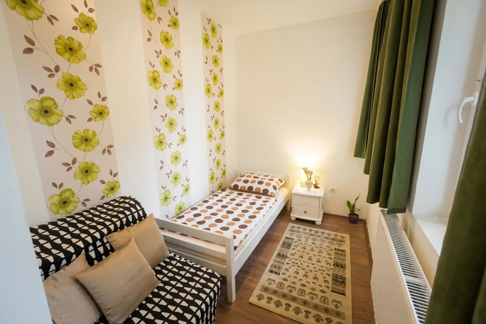 Sulyom Ifj�s�gi Sz�ll� / Szamos Ifj�s�gi Sz�ll�s - G�berj�n