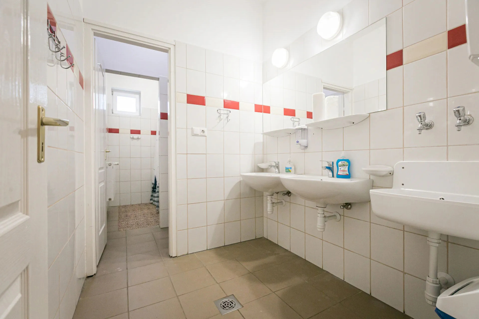 Sulyom Ifj�s�gi Sz�ll� / Szamos Ifj�s�gi Sz�ll�s - G�berj�n