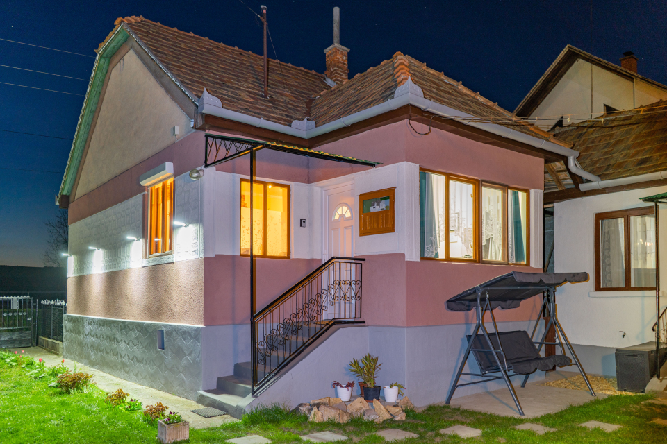 Tama B�rka Vend�gh�z