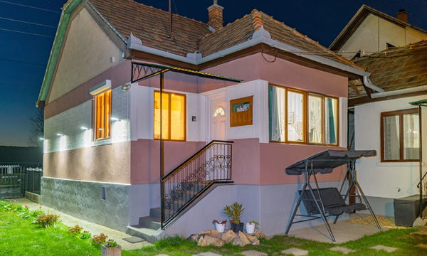 Tama B�rka Vend�gh�z-Tar